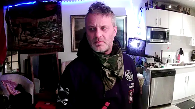 Snapshot of SilverandFox chatting on 01-27-25, 06:19 SilverandFox online show from 01-27-25, 06:19