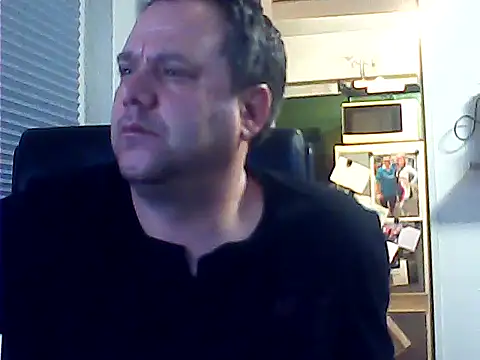 Snapshot of DauerAkt8069 chatting on 01-15-26, 06:33 DauerAkt8069 online show from 01-15-26, 06:33