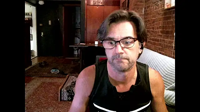 Johnny Bottoms online show from 11-19-25, 10:54