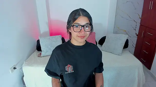 martina roldam online show from 05-04-26, 04:41