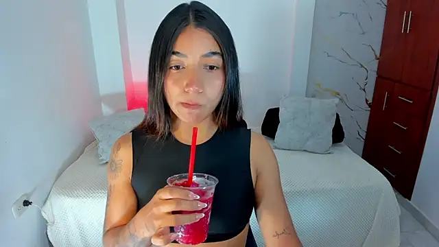 martina roldam online show from 05-10-26, 01:22