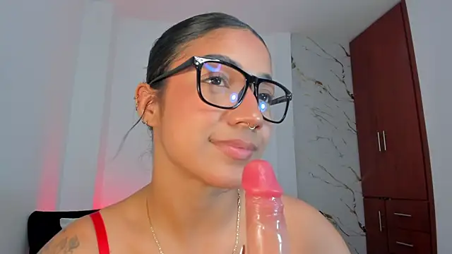 martina roldam online show from 05-19-26, 01:56