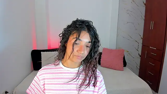 martina roldam online show from 05-21-26, 03:02