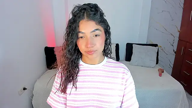 martina roldam online show from 05-28-26, 01:47