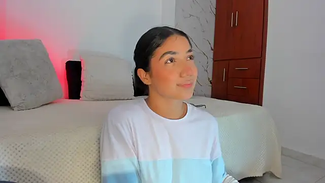 martina roldam online show from 06-17-26, 12:57