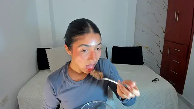 martina roldam online show from 07-02-26, 03:23