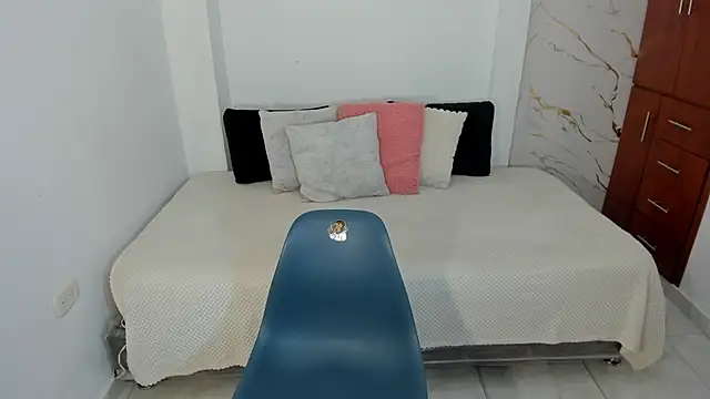 martina roldam online show from 07-18-26, 03:44