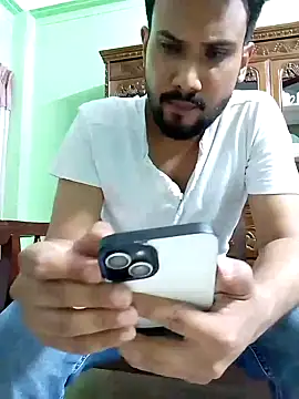 Snapshot of GildanK18 chatting on 03-11-25, 05:02 GildanK18 online show from 03-11-25, 05:02