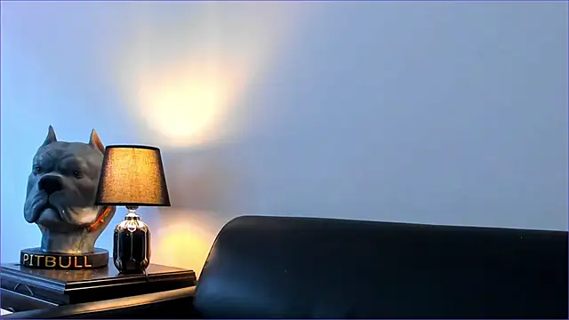 BradLeon  online show from 10-08-25, 05:54