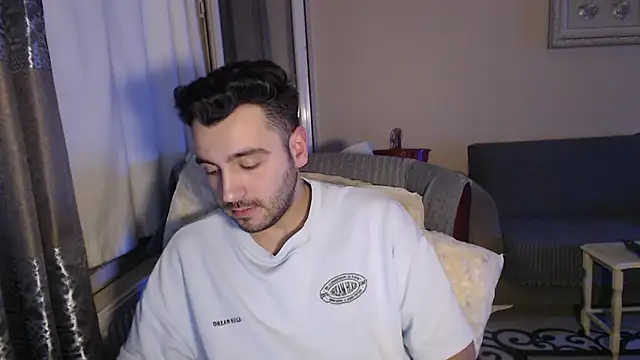 handsomeee04 online show from 11-10-25, 09:47