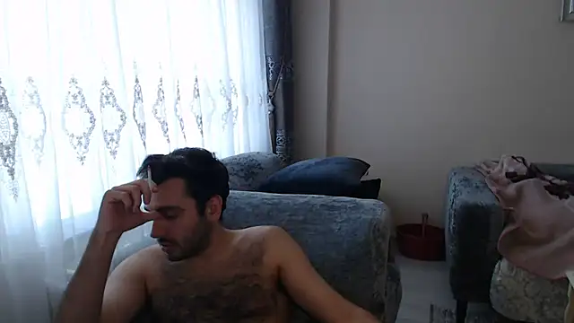 Snapshot of handsomeee04 chatting on 04-26-26, 03:59 handsomeee04 online show from 04-26-26, 03:59