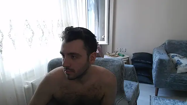 Snapshot of handsomeee04 chatting on 05-11-26, 11:27 handsomeee04 online show from 05-11-26, 11:27