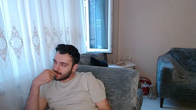 Snapshot of handsomeee04 chatting on 05-22-26, 03:13 handsomeee04 online show from 05-22-26, 03:13