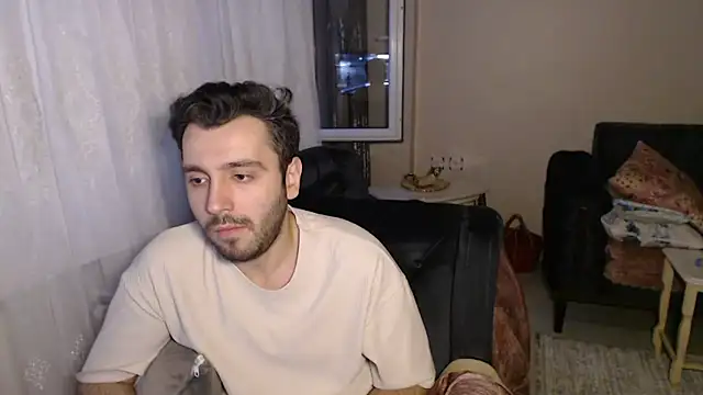 Snapshot of handsomeee04 chatting on 05-31-26, 05:42 handsomeee04 online show from 05-31-26, 05:42