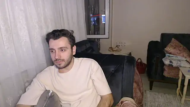 Snapshot of handsomeee04 chatting on 05-31-26, 06:09 handsomeee04 online show from 05-31-26, 06:09
