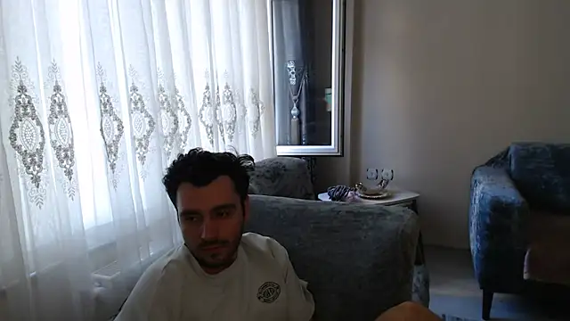 handsomeee04 online show from 06-14-26, 04:03