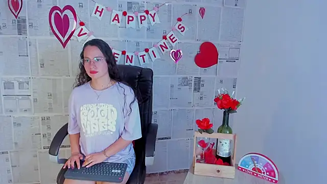 emmaTorres1 online show from 02-12-25, 08:07