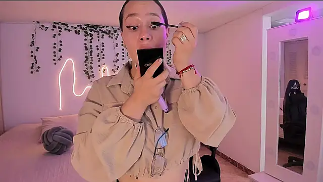 emmaTorres1 online show from 09-30-25, 03:39