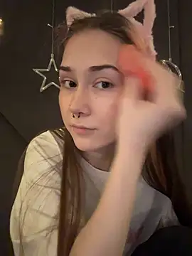 Snapshot of SashaMeow chatting on 04-27-26, 04:27 SashaMeow online show from 04-27-26, 04:27