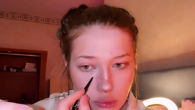 Snapshot of eva_varnerr chatting on 06-03-26, 01:30 eva varnerr online show from 06-03-26, 01:30