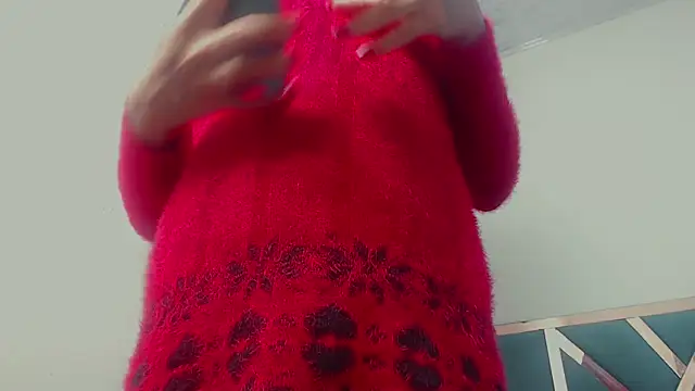 Snapshot of fox_naughty_violet chatting on 10-30-25, 07:36 fox naughty violet online show from 10-30-25, 07:36