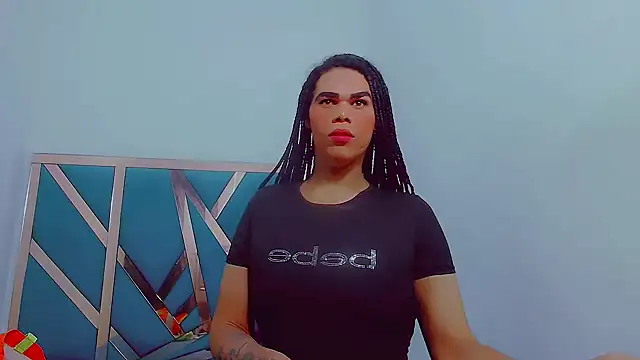 Snapshot of fox_naughty_violet chatting on 11-07-25, 07:47 fox naughty violet online show from 11-07-25, 07:47