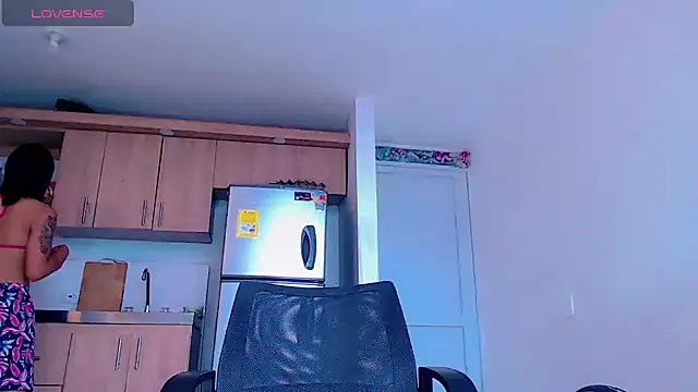 Snapshot of michell_play1_ chatting on 02-10-25, 07:07 michell play1 online show from 02-10-25, 07:07