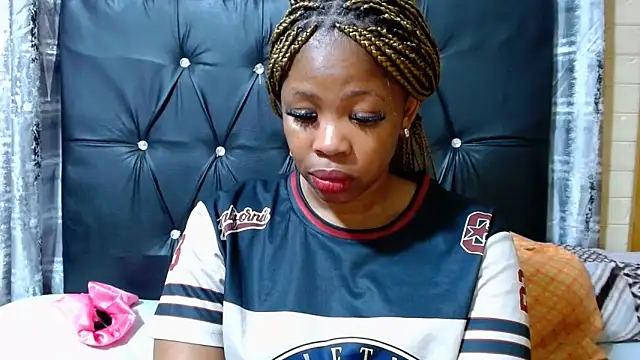 Snapshot of EROTIC_BARBIE28 chatting on 05-31-26, 05:53 EROTIC BARBIE28 online show from 05-31-26, 05:53