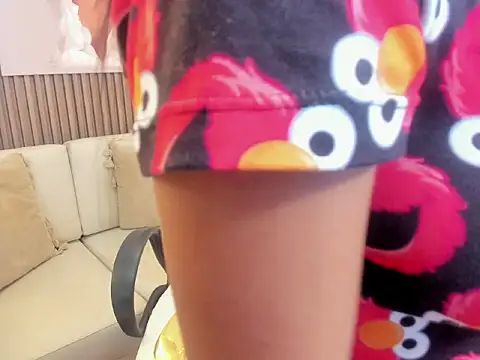 Snapshot of Daphne_Fox_ chatting on 11-12-25, 04:02 Daphne Fox online show from 11-12-25, 04:02