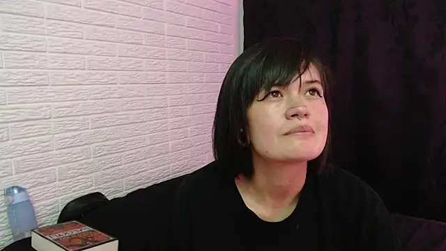 Snapshot of rousstattoo chatting on 03-08-25, 07:38 rousstattoo online show from 03-08-25, 07:38