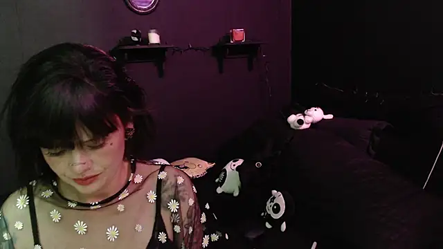 Snapshot of rousstattoo chatting on 10-15-25, 11:16 rousstattoo online show from 10-15-25, 11:16