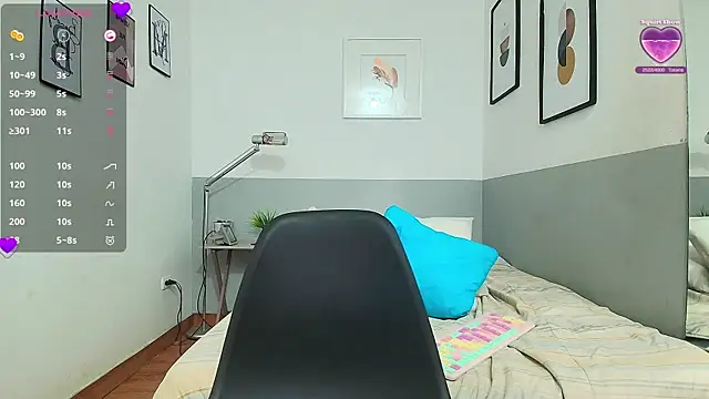 Snapshot of MommyHelpsmee chatting on 02-06-25, 08:18 MommyHelpsmee online show from 02-06-25, 08:18