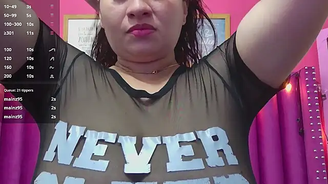 Snapshot of MommyHelpsmee chatting on 02-26-25, 03:32 MommyHelpsmee online show from 02-26-25, 03:32