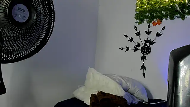Snapshot of Tyrone_Stanley chatting on 02-07-25, 09:48 Tyrone Stanley online show from 02-07-25, 09:48