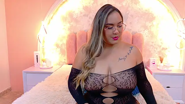 MiaLaurents online show from 01-18-26, 04:38