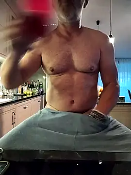 Snapshot of kevincumporn chatting on 05-16-26, 02:52 kevincumporn online show from 05-16-26, 02:52