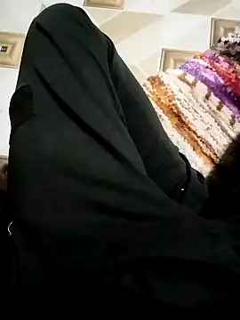 Snapshot of Guru2 chatting on 01-05-25, 02:08 Guru2 online show from 01-05-25, 02:08