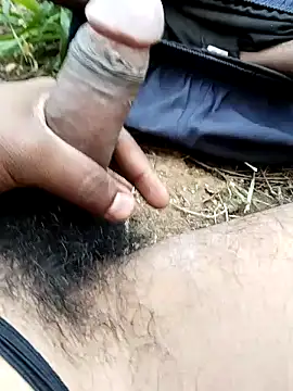 Snapshot of Guru2 chatting on 01-13-25, 12:24 Guru2 online show from 01-13-25, 12:24