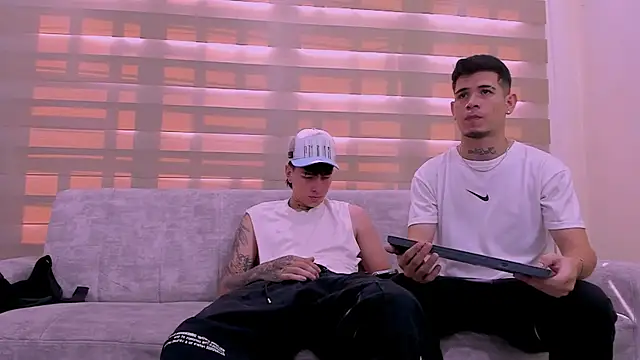 Snapshot of hell_twink chatting on 01-27-25, 08:07 hell twink online show from 01-27-25, 08:07