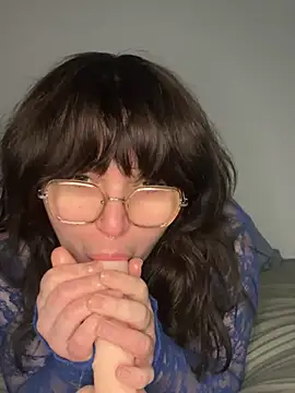 Snapshot of _dwhorekin_ chatting on 02-05-25, 08:57  dwhorekin  online show from 02-05-25, 08:57