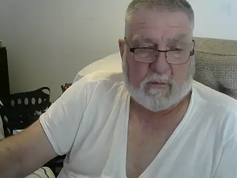 Snapshot of viejo_oso chatting on 10-04-25, 09:57 viejo oso online show from 10-04-25, 09:57