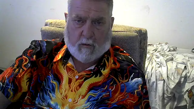 Snapshot of viejo_oso chatting on 10-18-25, 04:04 viejo oso online show from 10-18-25, 04:04