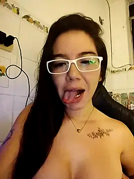 Snapshot of StarSex22 chatting on 12-26-24, 04:43 StarSex22 online show from 12-26-24, 04:43