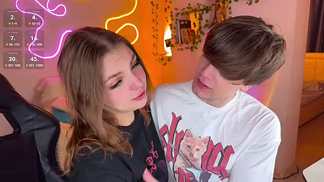 Snapshot of RobertAndLinela chatting on 11-05-25, 04:40 RobertAndLinela online show from 11-05-25, 04:40