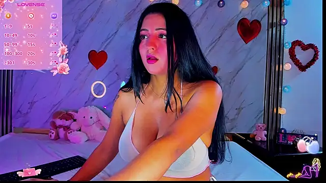 Snapshot of Lana_Parker_01 chatting on 06-19-26, 03:33 Lana Parker 01 online show from 06-19-26, 03:33