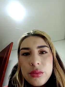 Snapshot of VictoriaMolina chatting on 09-15-25, 01:00 VictoriaMolina online show from 09-15-25, 01:00