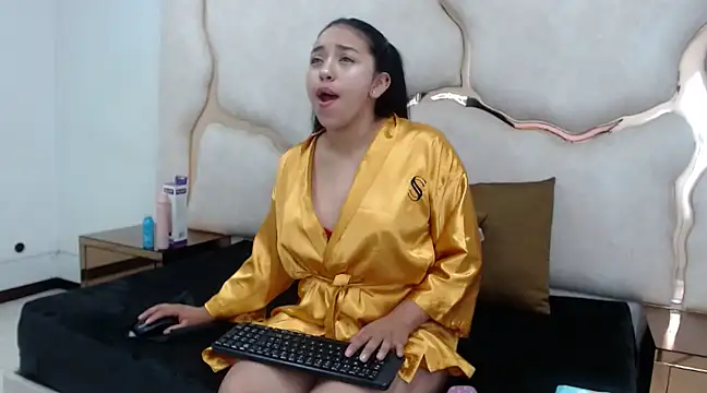 IsabellRodriguez18 online show from 01-10-25, 03:07