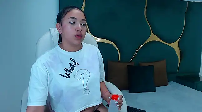 IsabellRodriguez18 online show from 02-07-25, 04:37
