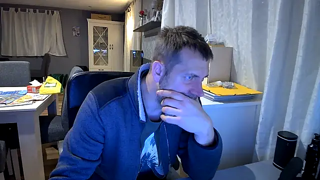 Snapshot of ScuddyCum chatting on 01-05-25, 10:40 ScuddyCum online show from 01-05-25, 10:40