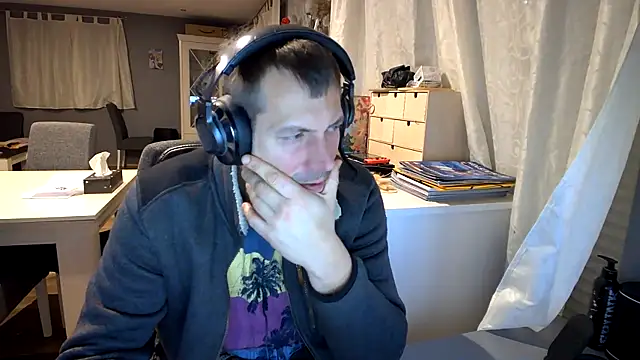 Snapshot of ScuddyCum chatting on 01-20-25, 10:26 ScuddyCum online show from 01-20-25, 10:26